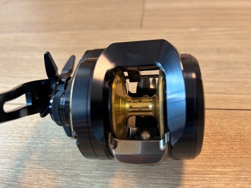 ダイワ　ソルティガ300HL SALTIGA300HL 左ハンドル　未使用