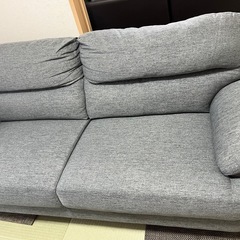 ３人掛けソファーの画像