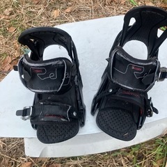 スノーボードビンディング、ブラックサロモンの画像