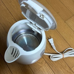 電気ケトルの画像