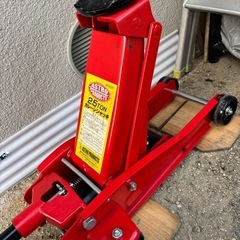 ガレージジャッキ　2.5トン　アストロプロダクツの画像