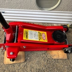 ガレージジャッキ　2.5トン　アストロプロダクツの画像
