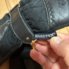 黒のスキー手袋、サイズMの画像