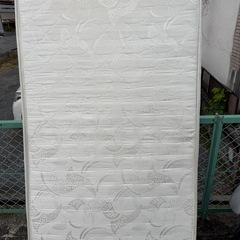 シングルベッド用マットレスの画像