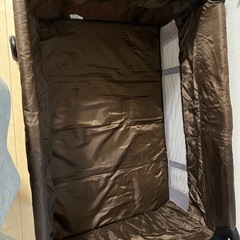 折りたたみベビーベッドプレイヤードの画像