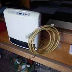 ◆大阪ガス    ◆ガスファンヒーター    ◆N140-9233   ◆ホース4.5ｍ付き   可動品です。の画像