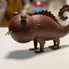 ブリキのカメレオン 長さ25cmほどの画像