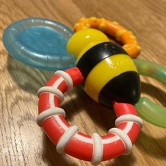 【おまけ】サッシー　ミツバチデザインの歯固めおもちゃの画像