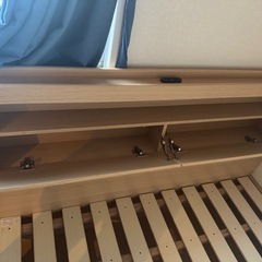 【無料】ベッドフレーム（ダブル）or Koala Mattress（ダブル）｜片方のみOK｜解体済み｜取りに来てくれる方の画像