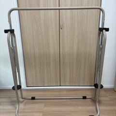 室内用鉄棒 ベージュの画像