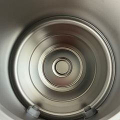 ★キレイ★⭐︎9.5L⭐︎Peacock ピーコック 携帯式保温容器 INS-W100・イベント事にお勧め！※商品の詳しい状態等は現物にてご確認ください。  の画像