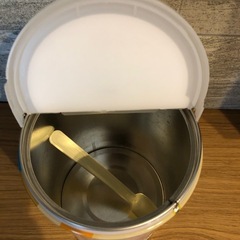 ほほえみ　空缶の画像