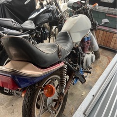 gsx250e ゴキ　三段シートの画像