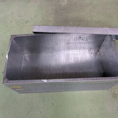 衣装ケース(中)　昔懐かしい!!　昭和レトロ!!　エモい!!　アルマイト(トタン)製衣装ケース(残り3個)の画像