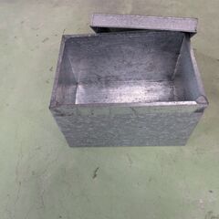 衣装ケース(小)　昔懐かしい!!　昭和レトロ!!　エモい!!　アルマイト(トタン)製衣装ケース(残り2個)の画像