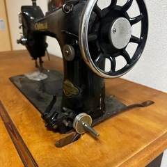 Colombia コロンビア　アンティーク　ミシン台　ミシン本体の画像