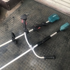 実働　マキタ　充電式草刈機　18V  MUR190UD  (部品取り品のMUR182LDと2台セット)の画像
