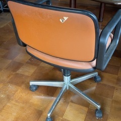 回転椅子1の画像