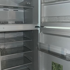 2020年製　冷蔵庫※前面にステッカーありの画像