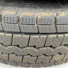 スタッドレスタイヤ4本セットの画像