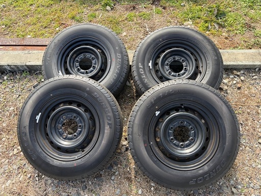 ハイエース新車外し　タイヤ4本セット