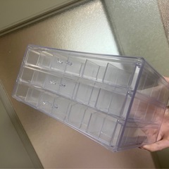 ノーブランドサングラス、つけまつ毛の画像