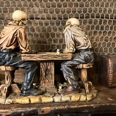 スカル置物　チェスの画像