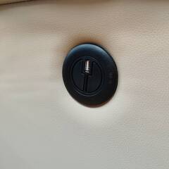 【愛品倶楽部柏店】NITORI ニトリ 本革電動リクライニング3人掛けソファ 幅210cmの画像