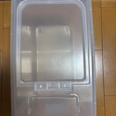 【ほぼ新品でお買い得❣️】米びつフードストッカー　10キロ用を２つの画像