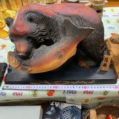 木彫り熊 大型 40cm／鮭くわえの画像