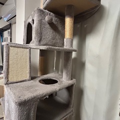 キャットタワー使用感ありの画像