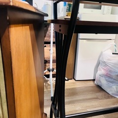 【木目調のオシャレなカウンターテーブル＆チェア】の画像