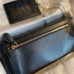 PRADA長財布の画像