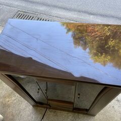 【リユースショップスパークル】ガラス扉キャビネット　No.158　飾り棚　コレクションケース　木製　棚　サイドボード　リビングボード　配送設置可能♪の画像