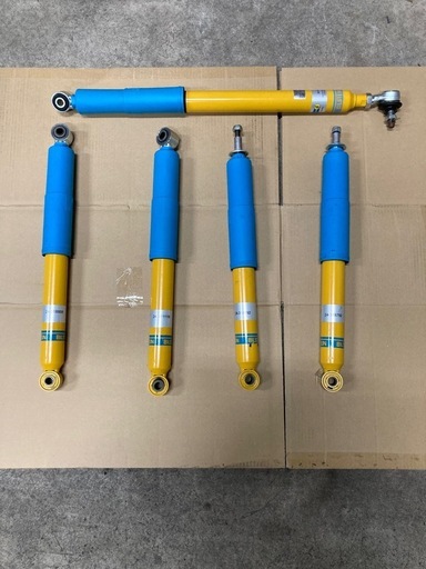 【取引中の為購入出来ません】使用期間短い JB74WジムニーシエラBILSTEIN B6 スタンダード フロント＆リアサスペンションセット＋ステアリングダンパー