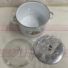 ホーロー鍋・両手鍋・蒸し器・約幅22cm×高さ14.5cm※商品の詳しい状態等は現物にてご確認ください。の画像