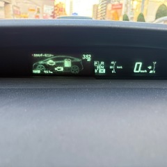 コミコミ価格！車検付即乗り！　プリウス　エアロ付　スタッドレス付の画像