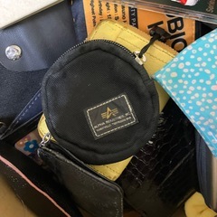 財布　パスケース　定期入れ　たくさんの画像