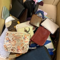 財布　パスケース　定期入れ　たくさんの画像