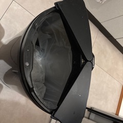 自動開閉式　ゴミ箱の画像