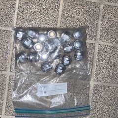 30系プリウス用スタッドレスタイヤホイール4本セットの画像