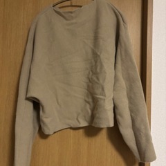 ベージュニットの画像
