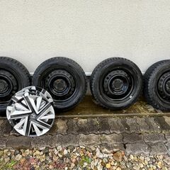 ホンダ　フィットシャトル用　スタッドレスタイヤ　純正ホイルカバー付き