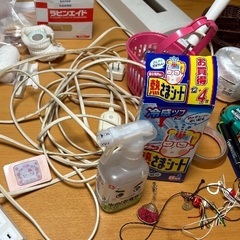 延長コード、文房具、ライター、コロコロ、カットバン、爪切り、電気延長紐ポケモン、ビニール紐の画像