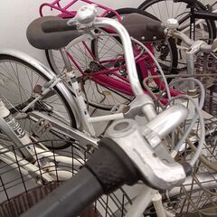 ★リユースのサカイ千葉中央店★  軽快 3段ギア付自転車　LEDオートライト 26 ホワイト クリーニング済み TC5520の画像