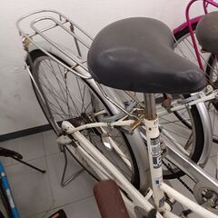 ★リユースのサカイ千葉中央店★  軽快 3段ギア付自転車　LEDオートライト 26 ホワイト クリーニング済み TC5520の画像