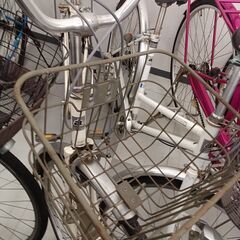 ★リユースのサカイ千葉中央店★  軽快 3段ギア付自転車　LEDオートライト 26 ホワイト クリーニング済み TC5520の画像