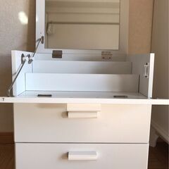 ドレッサー　メイクワゴンの画像