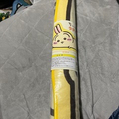 ちいかわラグマットの画像