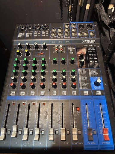 YAMAHA MG10XUF USBインターフェース搭載 / SPXエフェクト内蔵 / 動作品